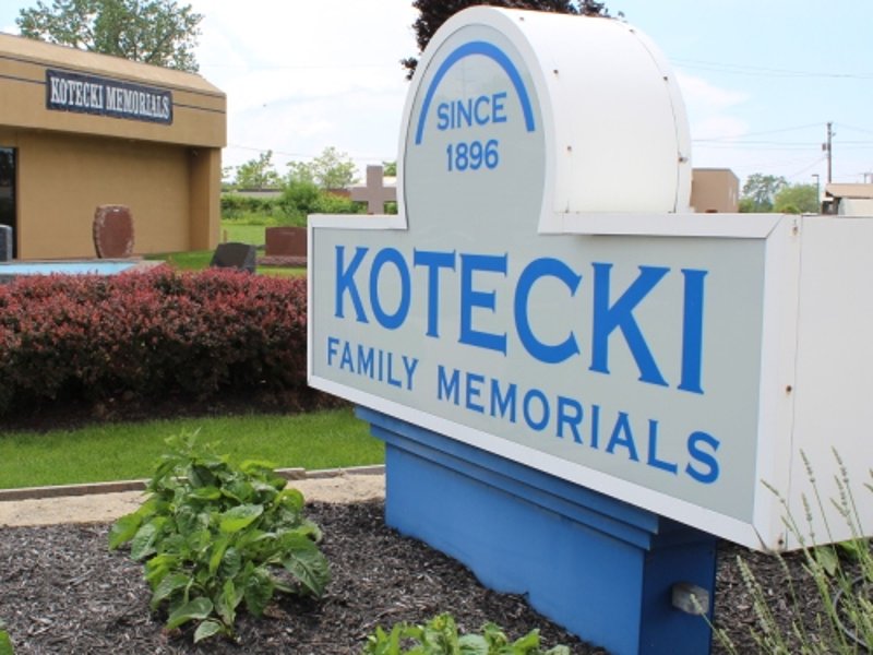 Kotecki Monuments Brok Park, Ohio